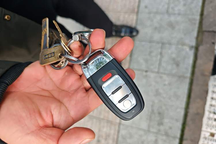 Used Toyota Camry 2016 2.0G 10th Anniversary Leading Edition
