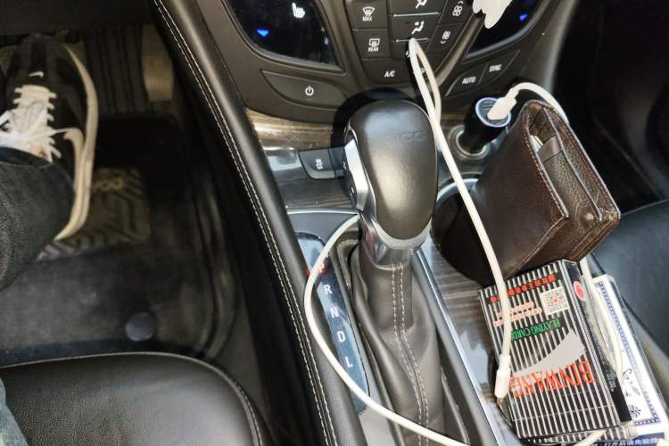 Used Buick Envision 2018 20T Two-Wheel-Drive Elite Model Gear Lever