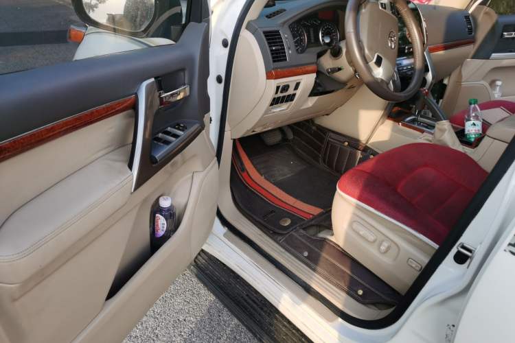 Used Toyota Land Cruiser 2012 4.0L Automatic VX
