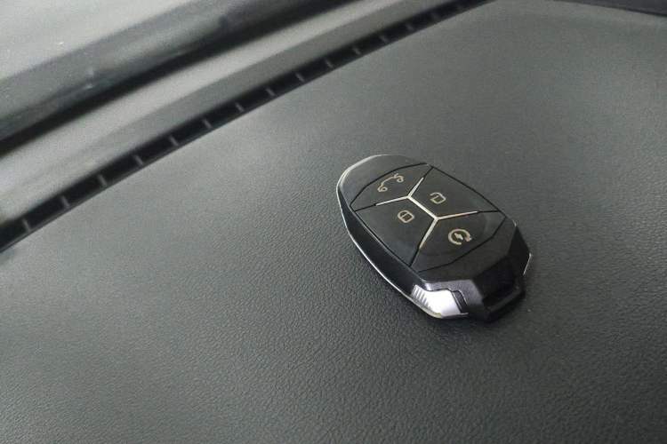 Used Lynk & Co 01 EM-P 2019 1.5T PHEV Jing Meeting China VI Emission Standards Vehicle Key