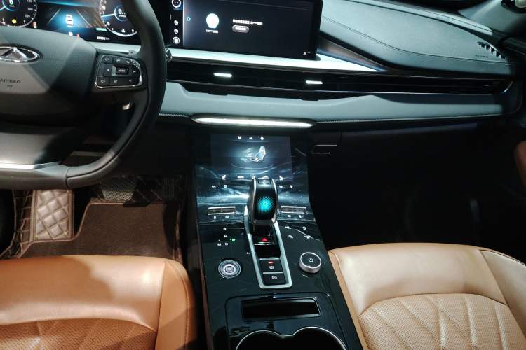 Used Chery Tiggo 8 PLUS 2022 290TGDI DCT Luxury Edition
