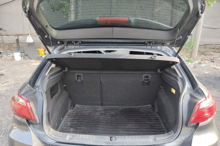 Used Qoros 3 2015 Hatchback 1.6L Automatic ZhiNeng Model Trunk