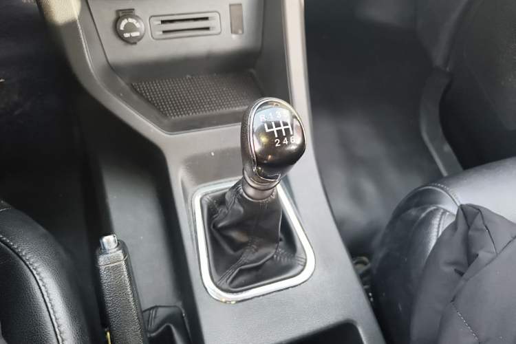 Used FORTHING Lingzhi 2021 M5L 2.0L Utility Model
