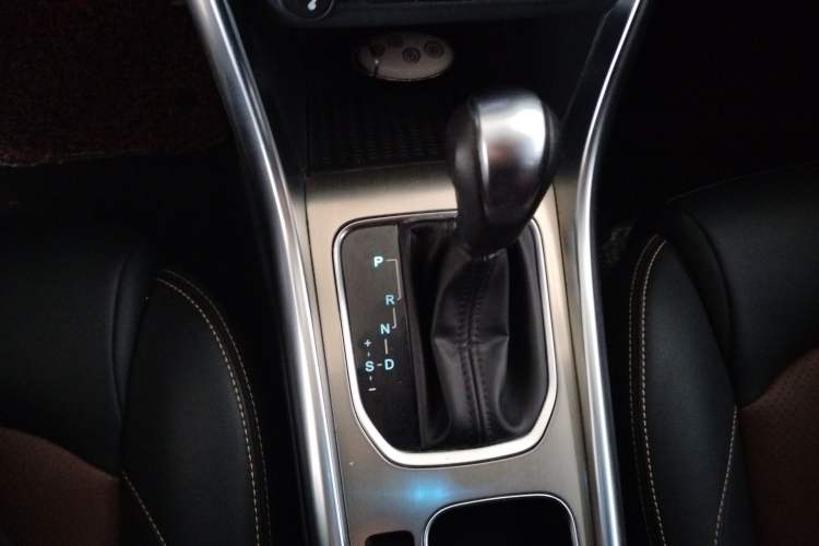 Used BYD Song 2018 1.5TID Automatic Smart Connect Prestige Model Gear Lever