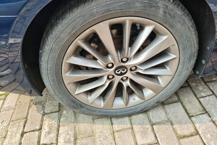 Used Infiniti Q50L 2018 2.0T Enjoyment Version China V Standard Right Rear Wheel Hub