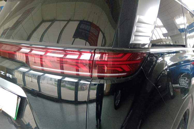 Used Denza D9 2024 DM-i 980 Four-Wheel Drive Prestige Model
