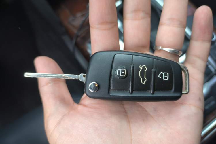 Used Audi A6L 2011 2.4L Technology Edition Vehicle Key