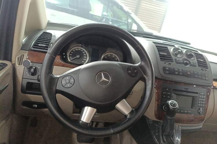 Used Mercedes-Benz Viano 2013 3.0L Comfort Edition Steering Wheel