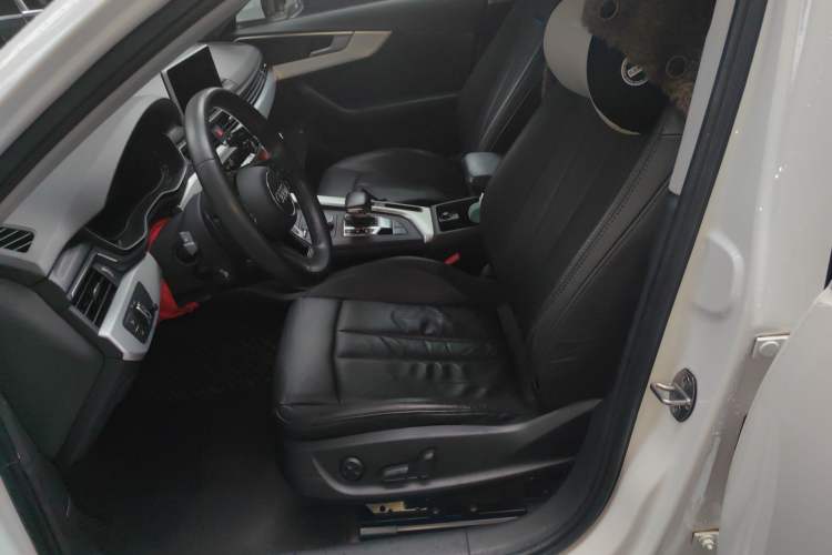 Used Audi A4L 2019 40 TFSI Fashion Edition China VI Emission Standard
