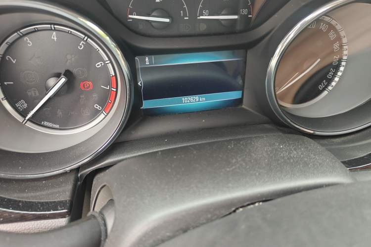 Used Buick Verano 2015 Sedan 15S Automatic Leading Model Odometer Close Up