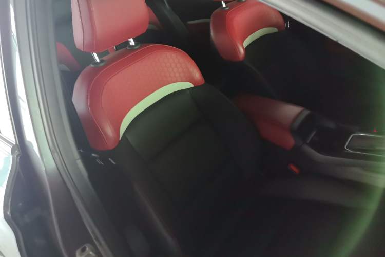 Used MG 5 2021 180 DVVT CVT Youth Luxury Edition Right Front Seat