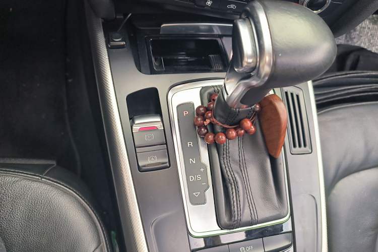 Used Audi A5 2012 2.0TFSI Sportback Gear Lever