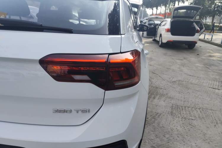 Used Volkswagen T-ROC 2022 280TSI DSG Two-Wheel Drive Elite PLUS