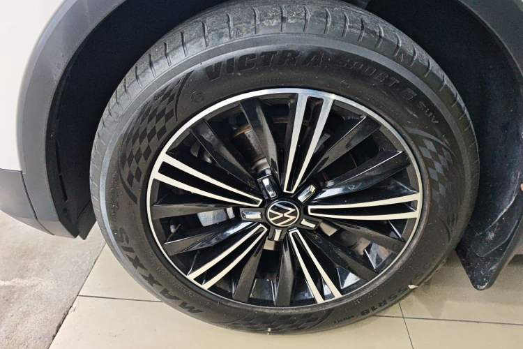 Used Volkswagen Tiguan L 2021 330TSI Automatic Two-Wheel Drive Smart Edition
