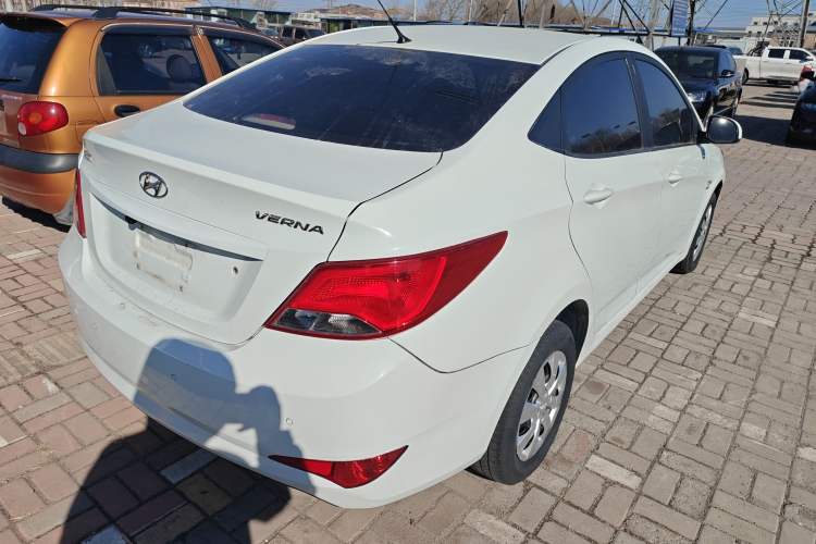 Used Hyundai Verna (older generation) 2014 1.4L Manual Smart GLS Trim
