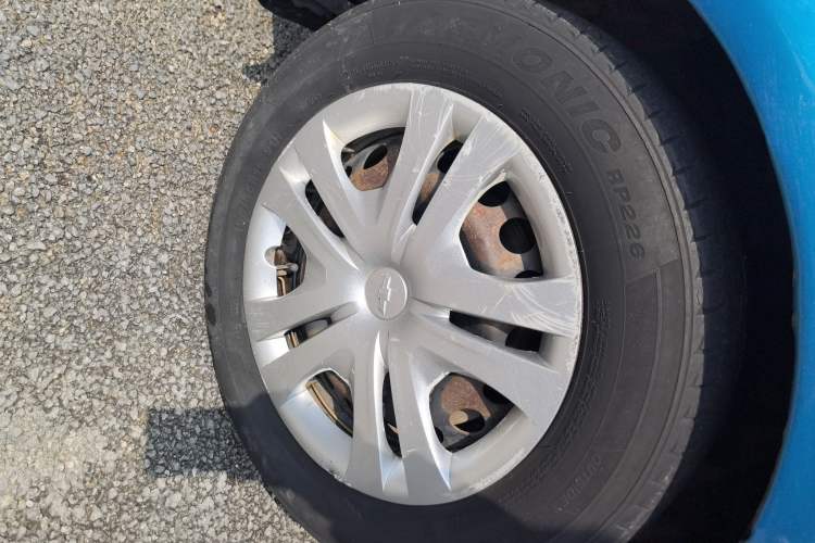 Used Chevrolet Aveo Sonic 2014 Sedan 1.4SL MT Comfort Edition Left Front Wheel Hub