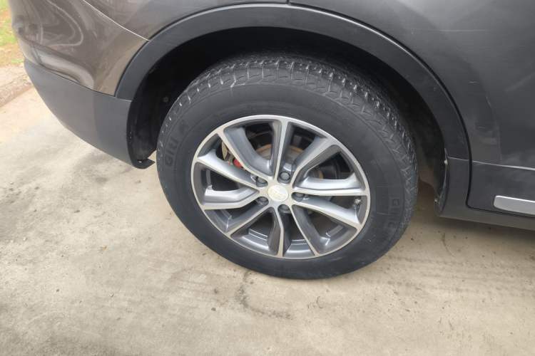 Used Geely Auto Emgrand X7 Sport 2018 1.8TD Automatic Two-Wheel Drive Smart Connect 4G Internet Edition Right Rear Wheel Hub