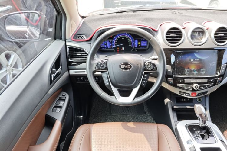 Used BYD S7 2016 2.0T Automatic Prestige Edition Steering Wheel
