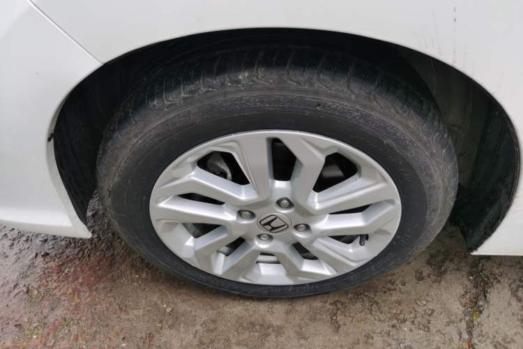 Used Honda Fit 2018 1.5L CVT Comfort Sunroof Version Left Front Wheel Hub