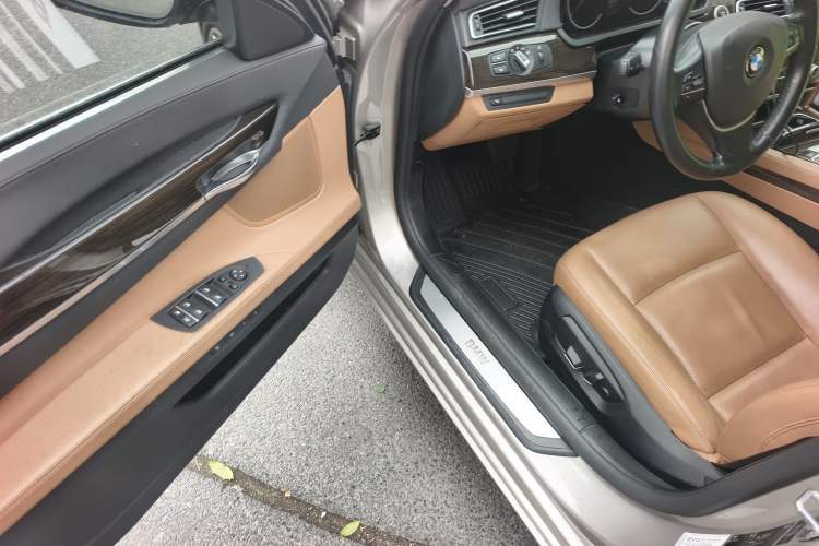 Used BMW 7 Series 2014 730Li Premium Edition Driver Seat