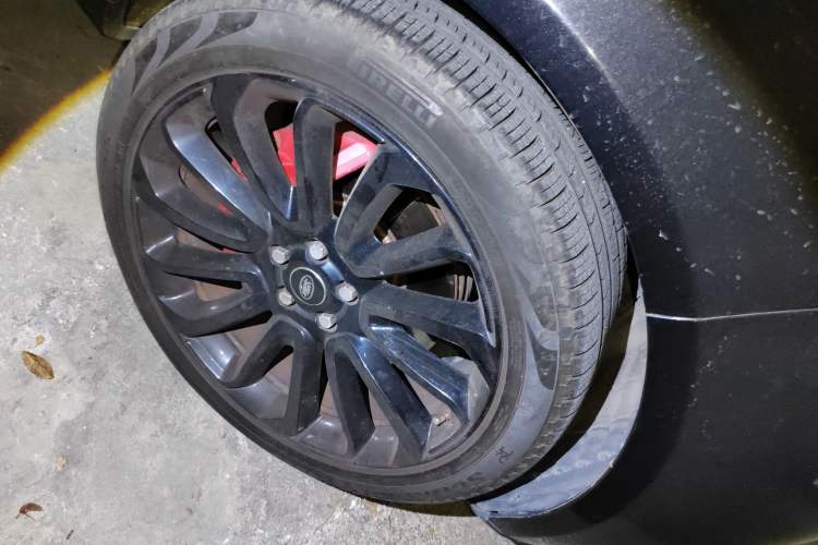 Used Land Rover Range  Right Front Wheel Hub