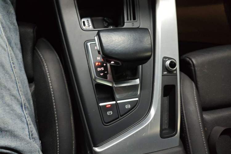 Used Audi A4L 2020 40 TFSI Luxury Dynamic Model