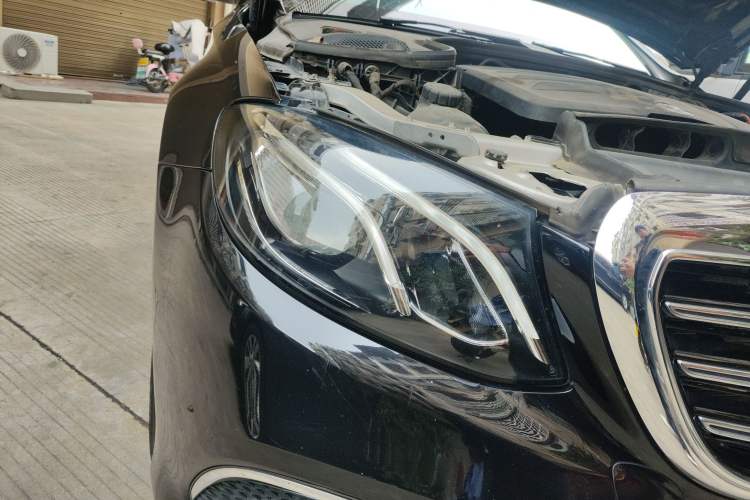 Used Mercedes-Benz E-Class 2019 Facelifted E 300 L Stylish Version Right Front Headlight