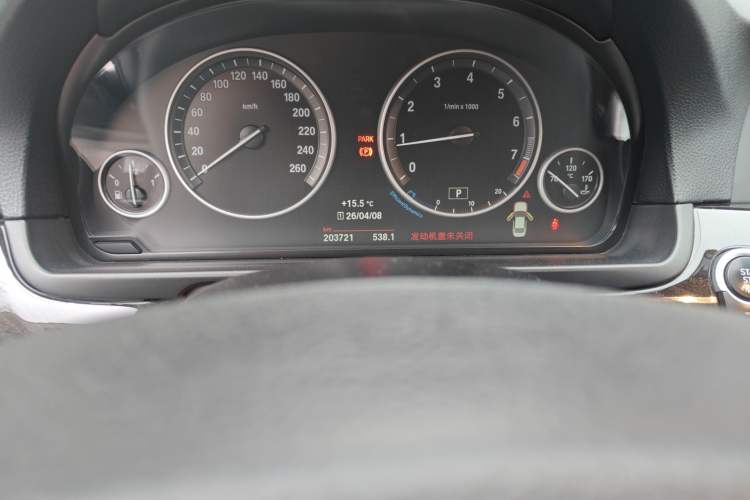 Used BMW 5 Series 2017 525Li Leading Model Odometer Close Up