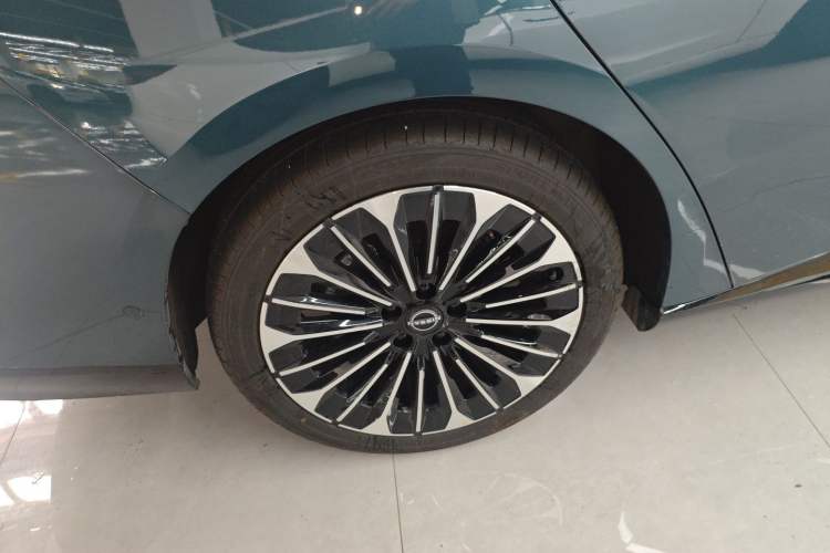 Used Nissan N7 2025 625 Max Right Rear Wheel Hub