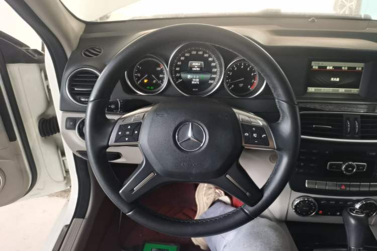 Used Mercedes-Benz C-Class 2013 C 180 Classic Grand Edition
