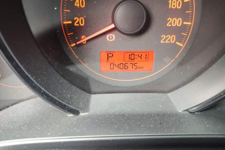 Used Honda Fit 2016 1.5L LX CVT Comfort Model Odometer Close Up