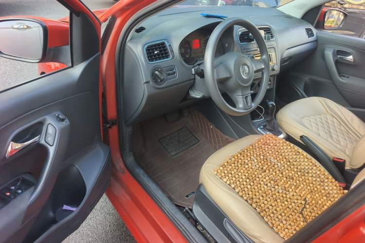 Used Volkswagen Polo 2011 1.4L Automatic ZhiShang Version