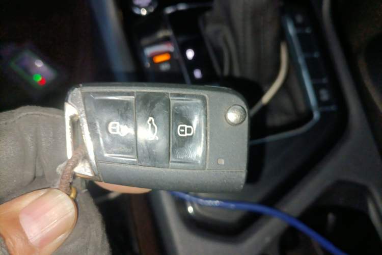 Used Volkswagen Tiguan L 2019 Updated Version 330TSI Automatic Two-Wheel Drive Panoramic Comfort Edition China VI Standard
