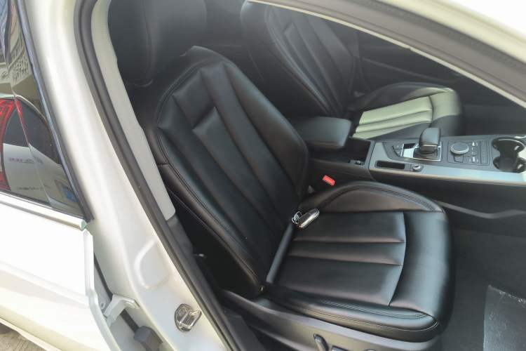 Used Audi A4L 2019 40 TFSI Ambition China VI
