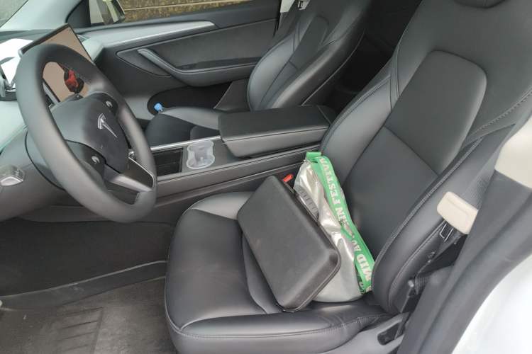 Used Tesla Model Y 2023 Long-Range All-Wheel-Drive Version