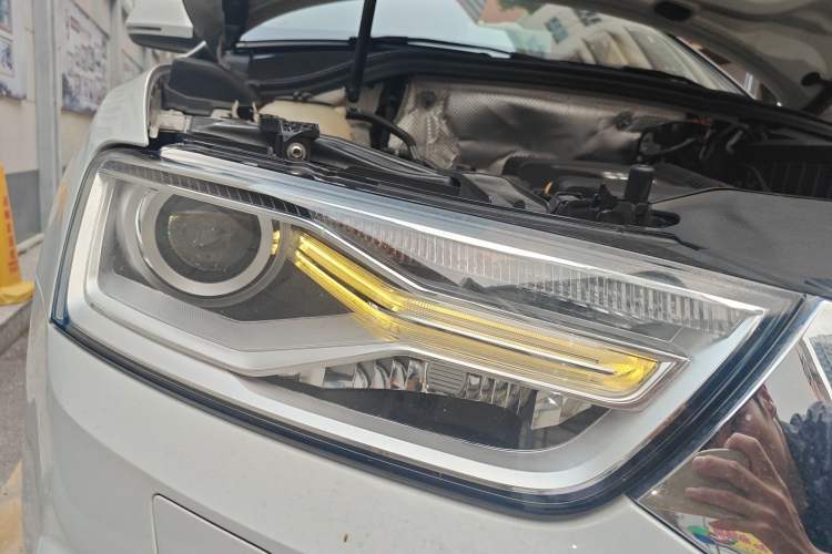 Used Audi Q3 2017 30 TFSI Fashion Model Right Front Headlight