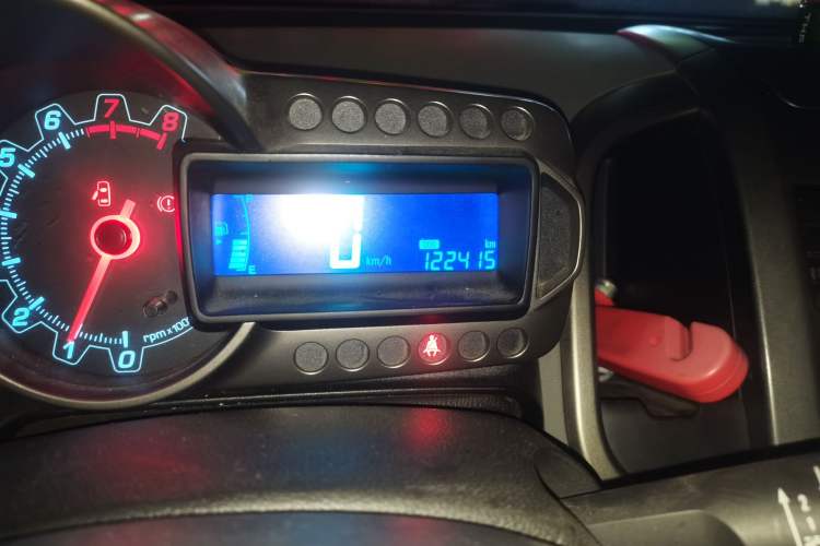 Used Chevrolet Aveo Sonic 2011 Hatchback 1.4L MT SL
