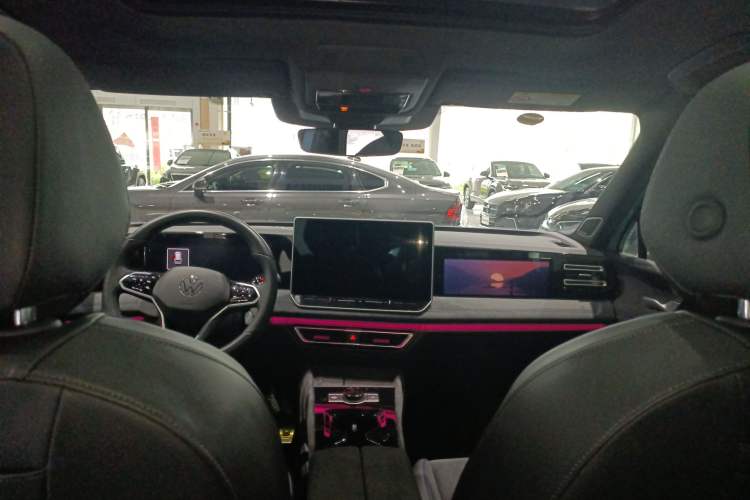 Used Volkswagen Tiguan L 2024 PRO 380TSI Four-Wheel Drive R-Line Prestige Edition Center Console