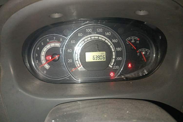 Used JAC Group Refine M2 2012 1.8L MT Business-Comfort Edition 5-seater
