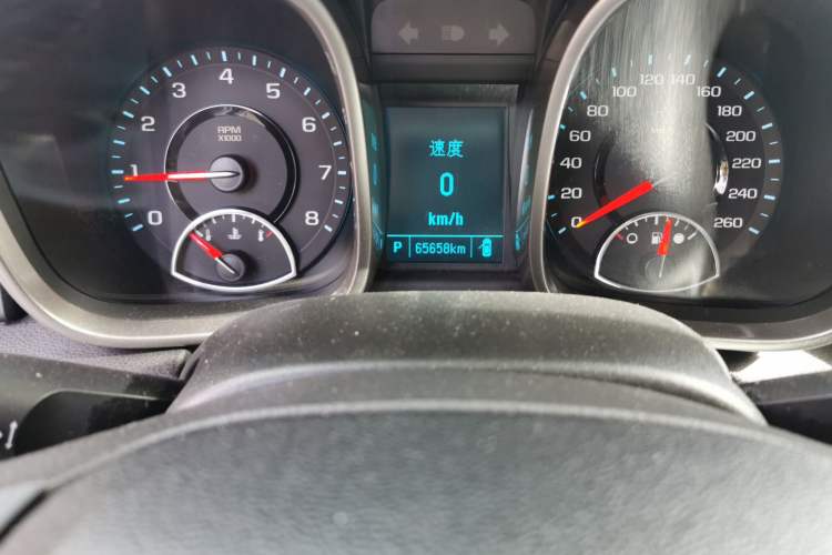 Used Chevrolet Malibu 2014 2.0L Automatic Luxury Edition Odometer Close Up