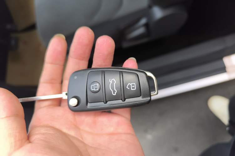 Used Chery QQ Ice Cream 2022 170km Sundae Phosphate Lithium-Ion
