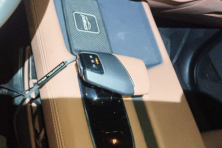 Used CHANGAN UNI-Z New Energy 2024 Blue Whale Smart Electric iDD 125km Beyond Edition Gear Lever