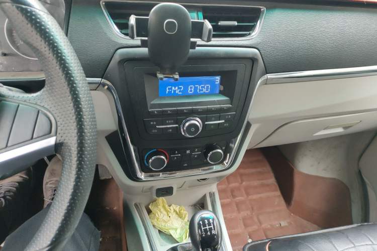 Used Jinbei New Hiace X30L 2021 1.5L Wealth Edition Bus Non-Air-Conditioned China VI Standard SWC15M Audio And AC Panel