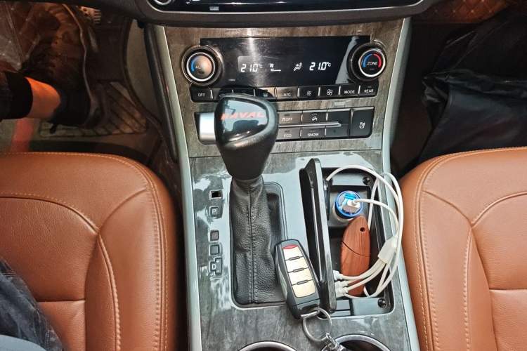 Used Haval H8 2015 2.0T Two-Wheel-Drive Luxury Version