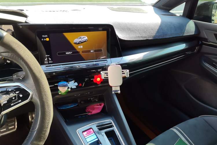 Used Volkswagen Golf 2021 280TSI DSG R-Line Audio And AC Panel