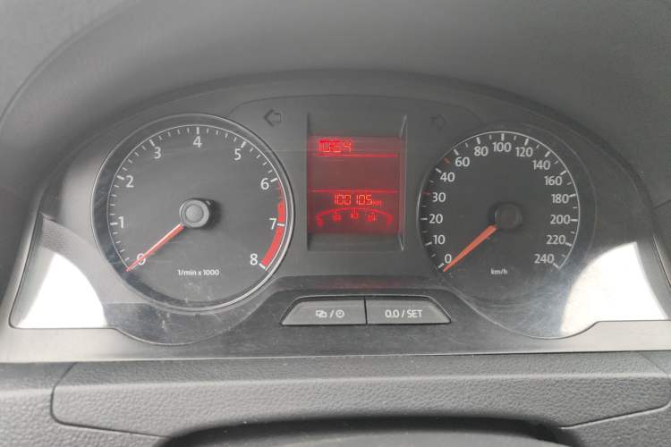 Used Volkswagen Santana 2013 1.6L Manual Fashion Edition Odometer Close Up