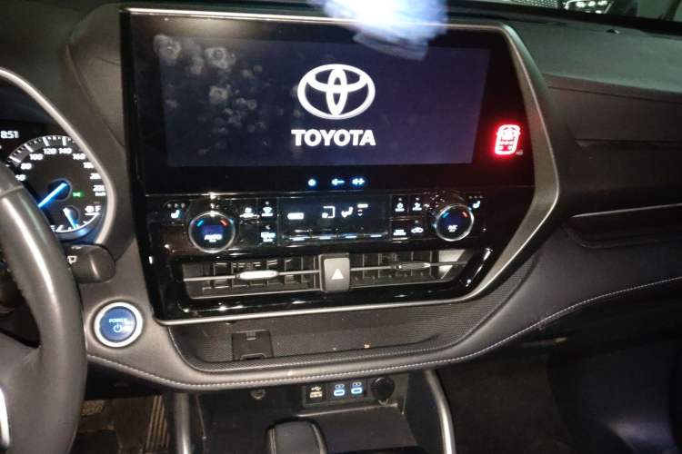 Used Toyota Highlander 2022 Dual-Engine 2.5L Four-Wheel Drive Prestige Version 7 Seats
