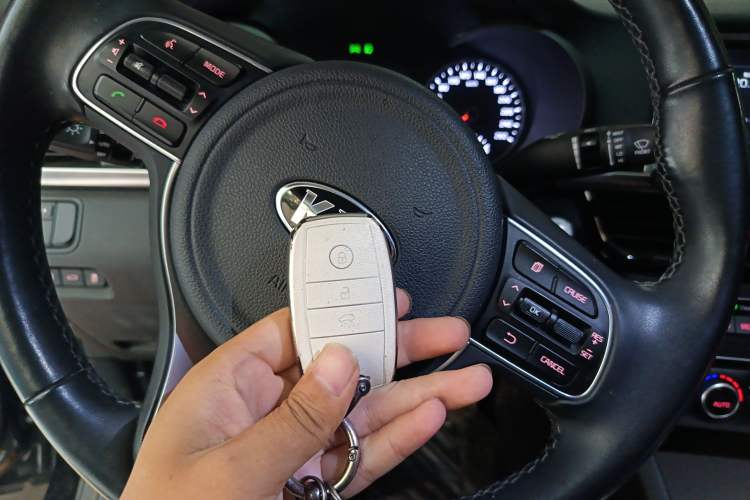 Used Kia K5 New Energy 2018 2.0L ZhiZun Edition
