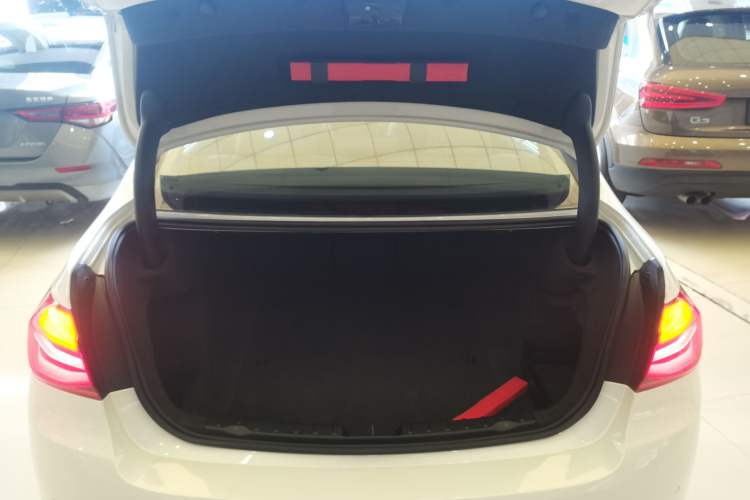 Used BMW 3 Series 2018 320Li Fashion Model
