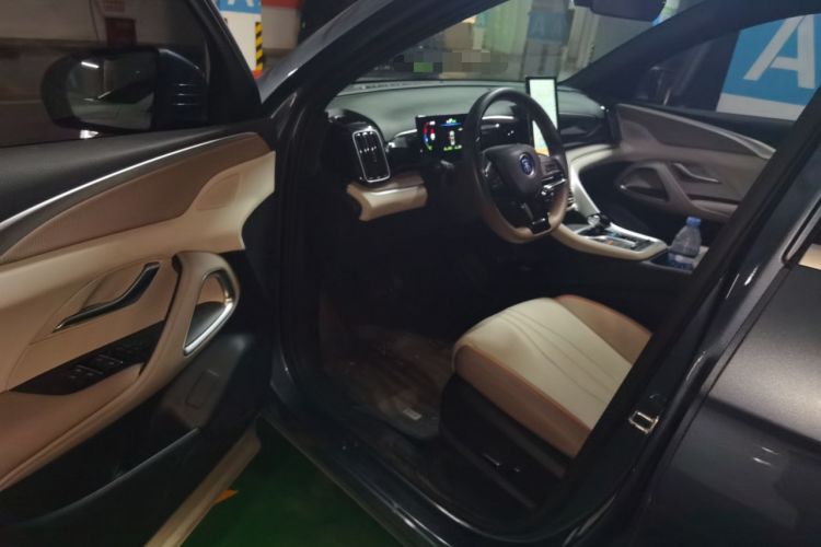 Used BYD Song Pro New Energy 2024 HONOR Edition DM-i 71KM Navigation Model
